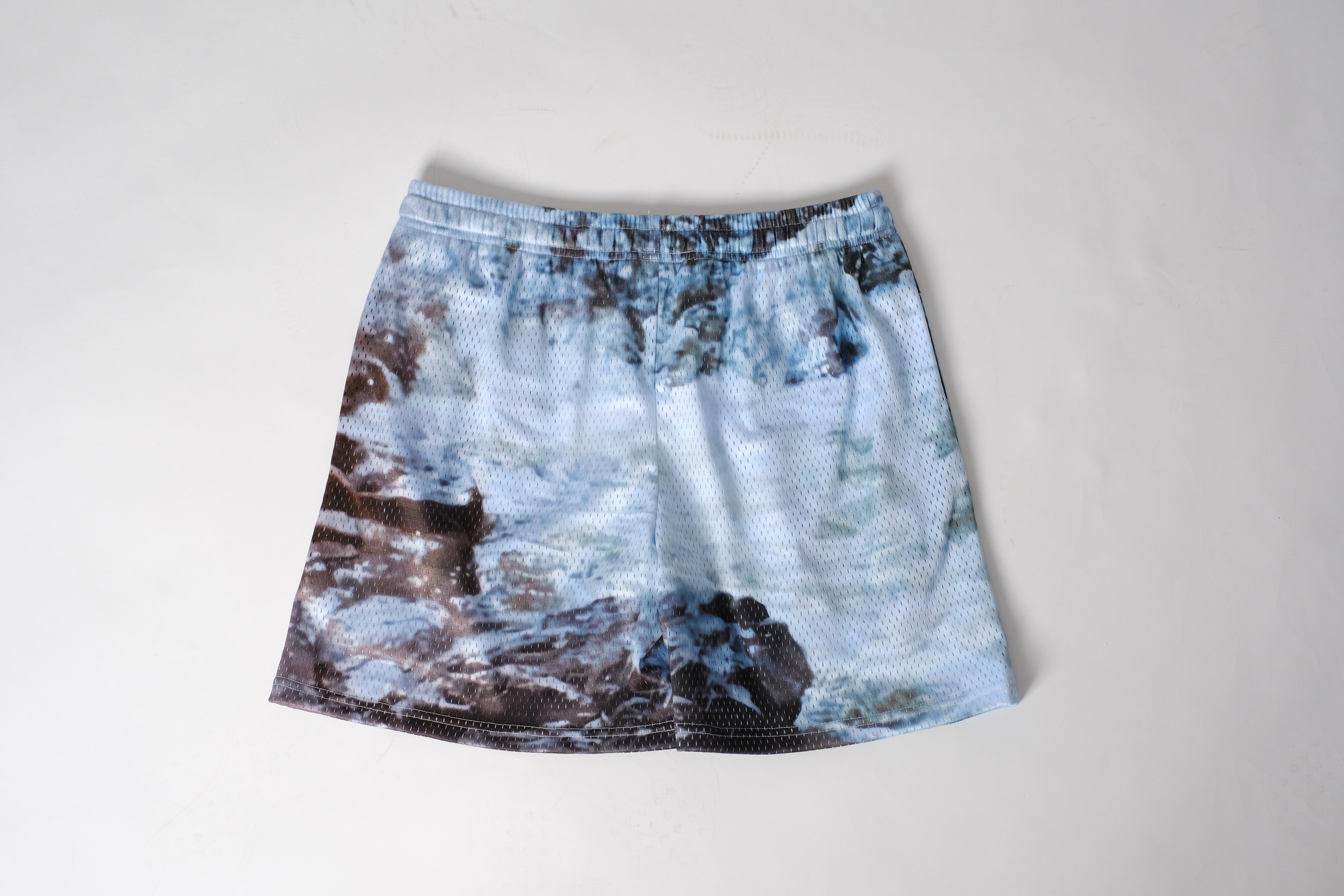 Athletic Basic Shorts - AB Elbow River